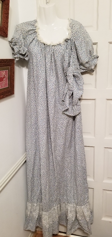 Vintage calico prarie dress with bonnet L/XL